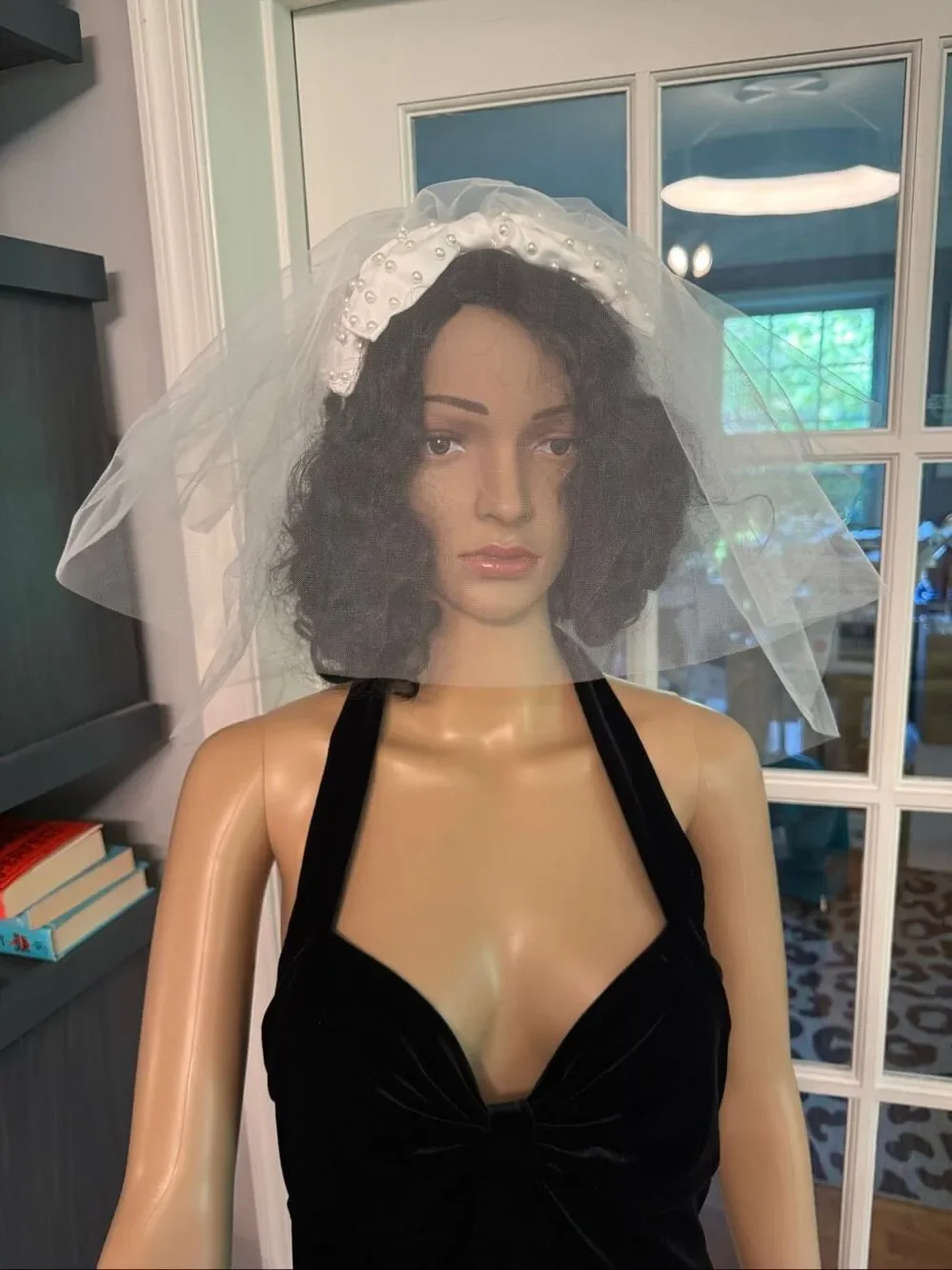 White Satin & Pearl Bow Short Wedding Veil NIB